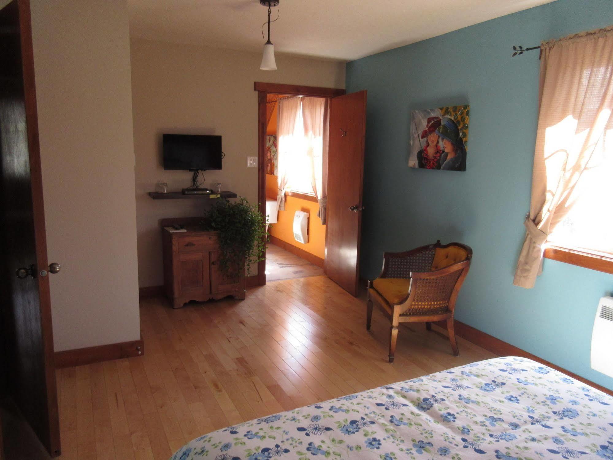 Gite La Maison Du Jardinier Venise-en-Quebec Ngoại thất bức ảnh