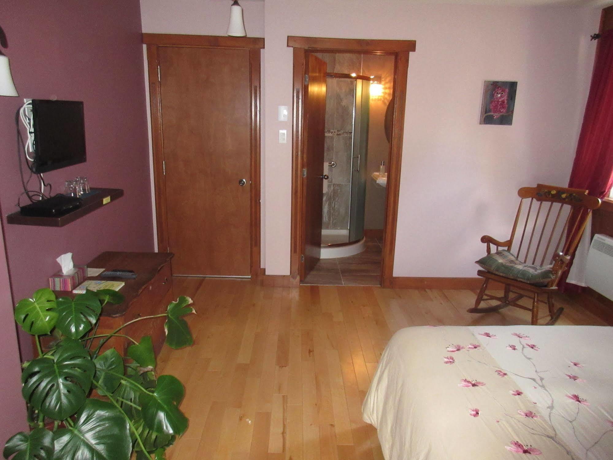 Gite La Maison Du Jardinier Venise-en-Quebec Ngoại thất bức ảnh