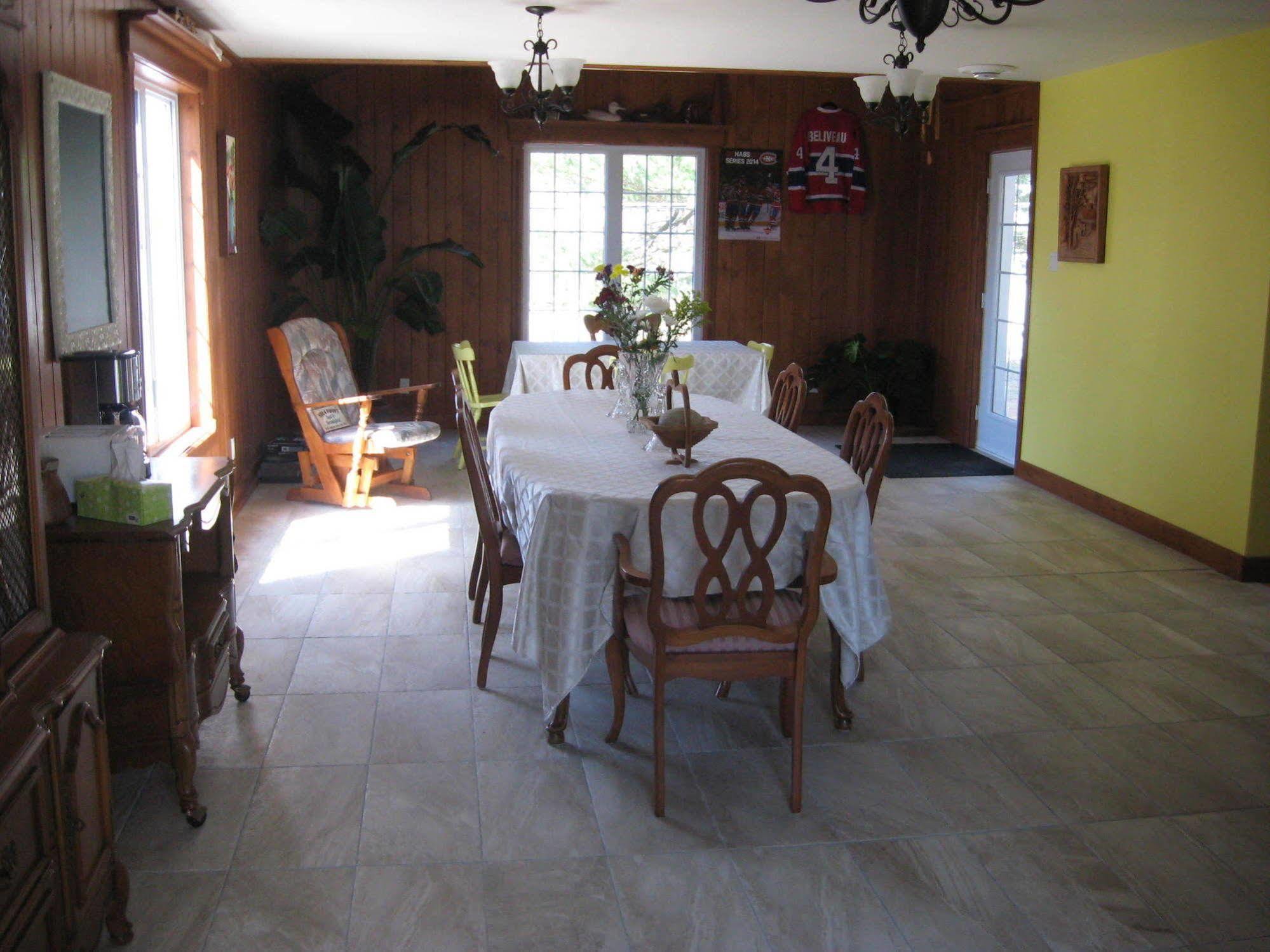 Gite La Maison Du Jardinier Venise-en-Quebec Ngoại thất bức ảnh