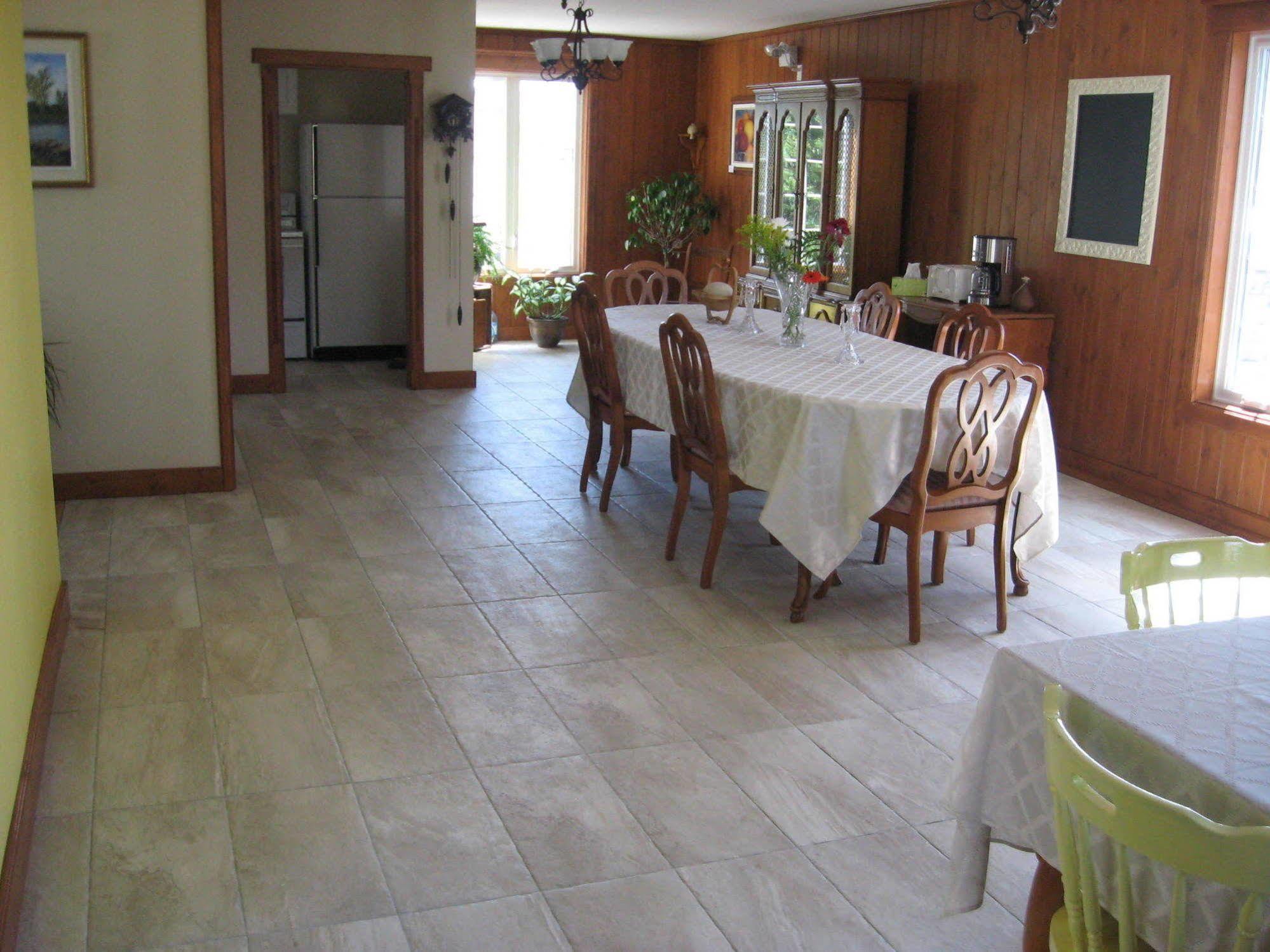 Gite La Maison Du Jardinier Venise-en-Quebec Ngoại thất bức ảnh